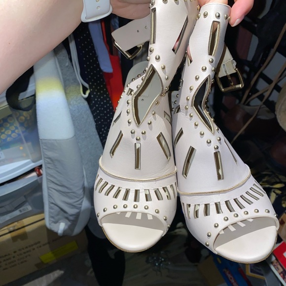ALDO size 8 heels - Picture 2 of 3